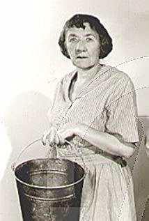 Louise Carver image