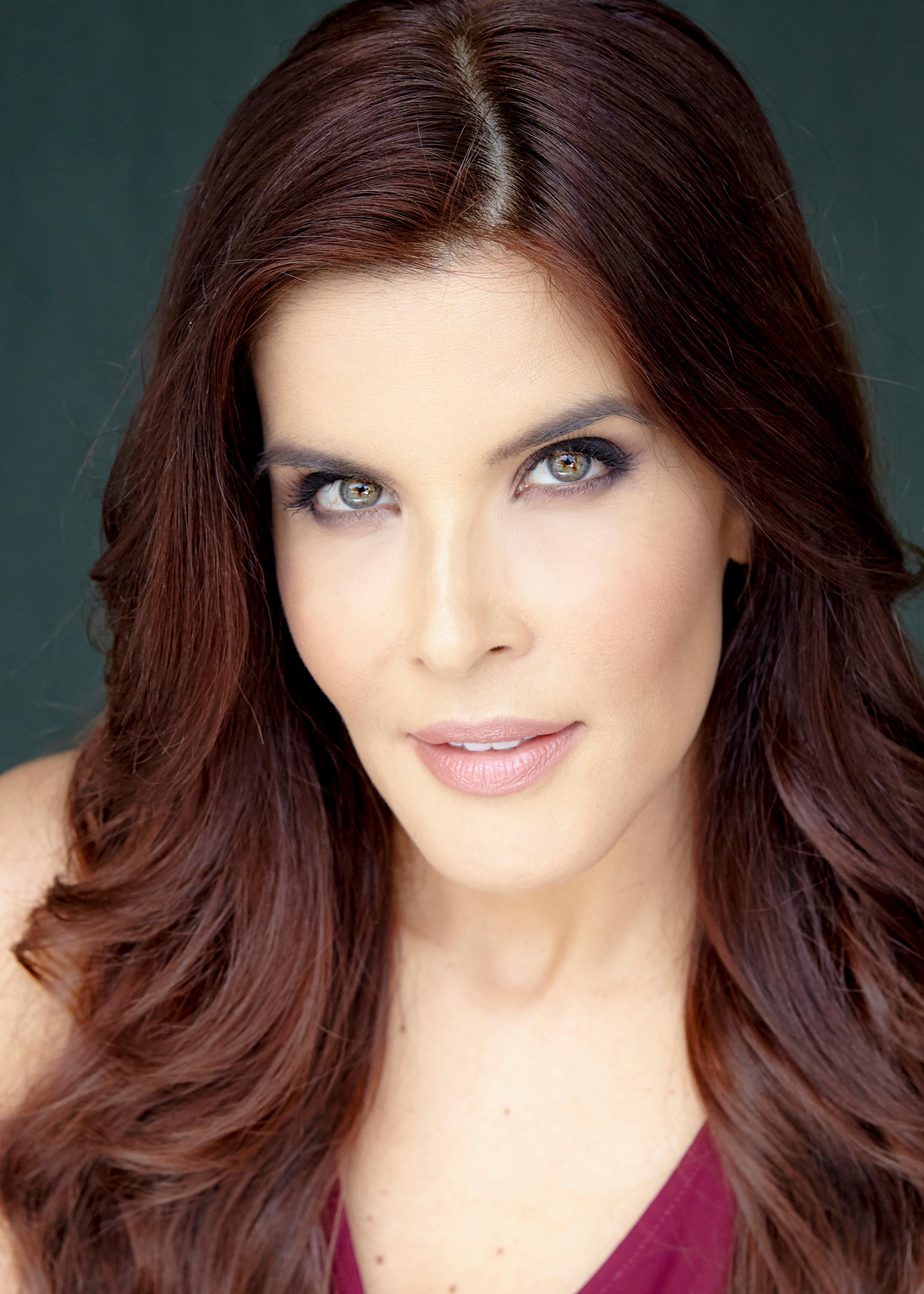 Adriana Cataño image