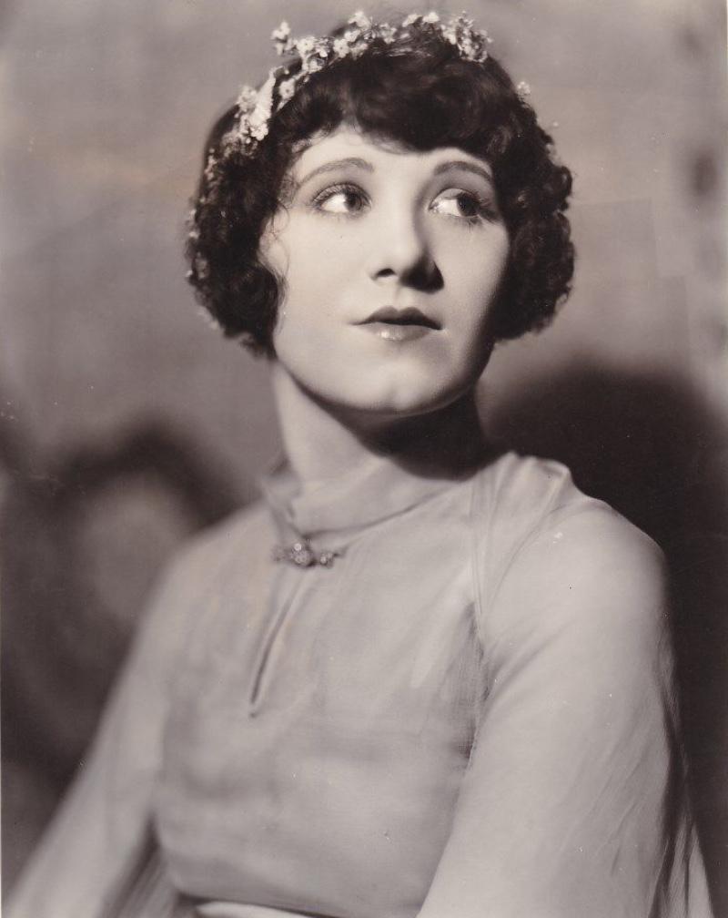 Estelle Clark image