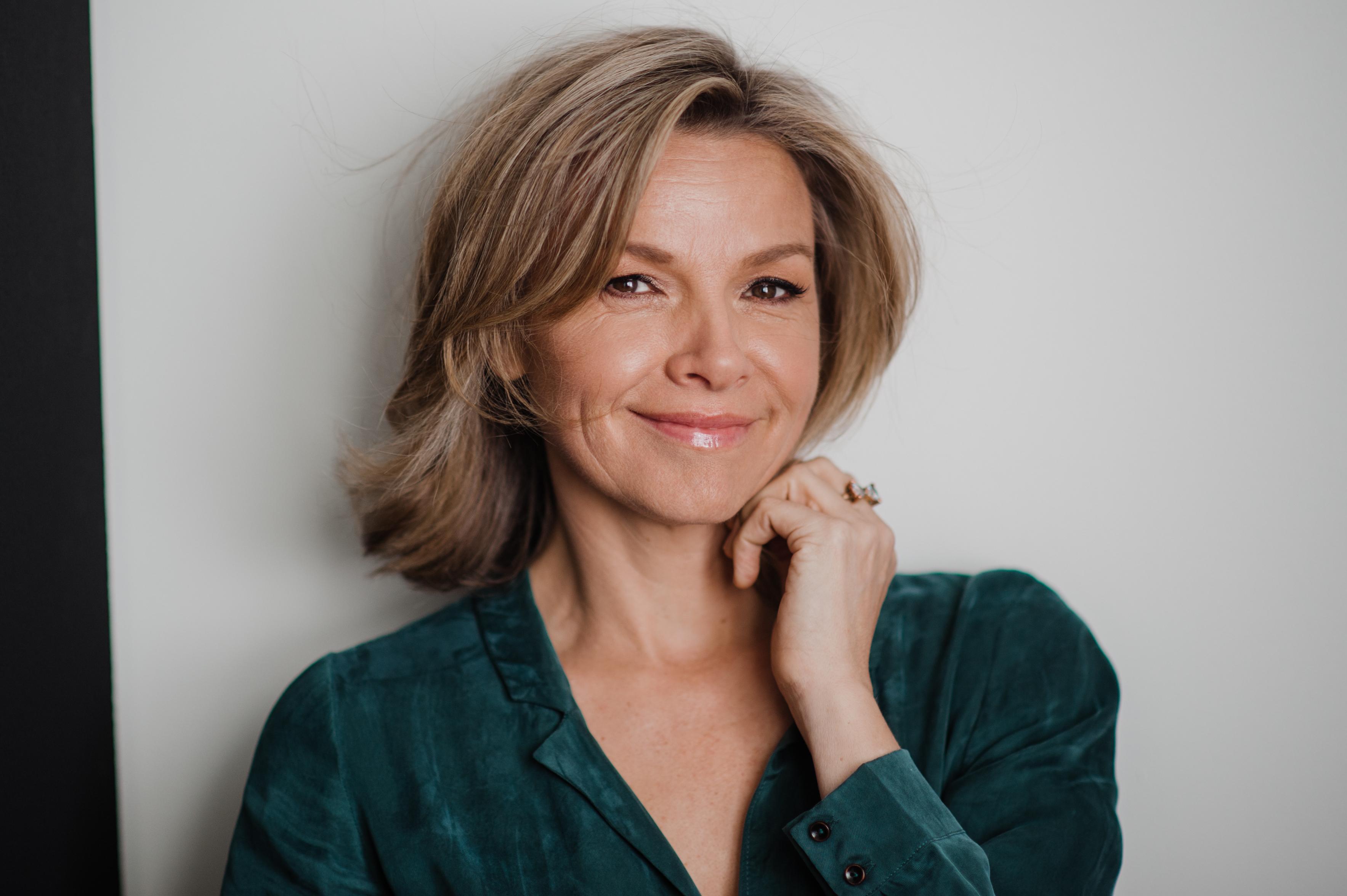 Justine Clarke image