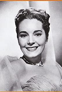 Suzanne Cloutier image