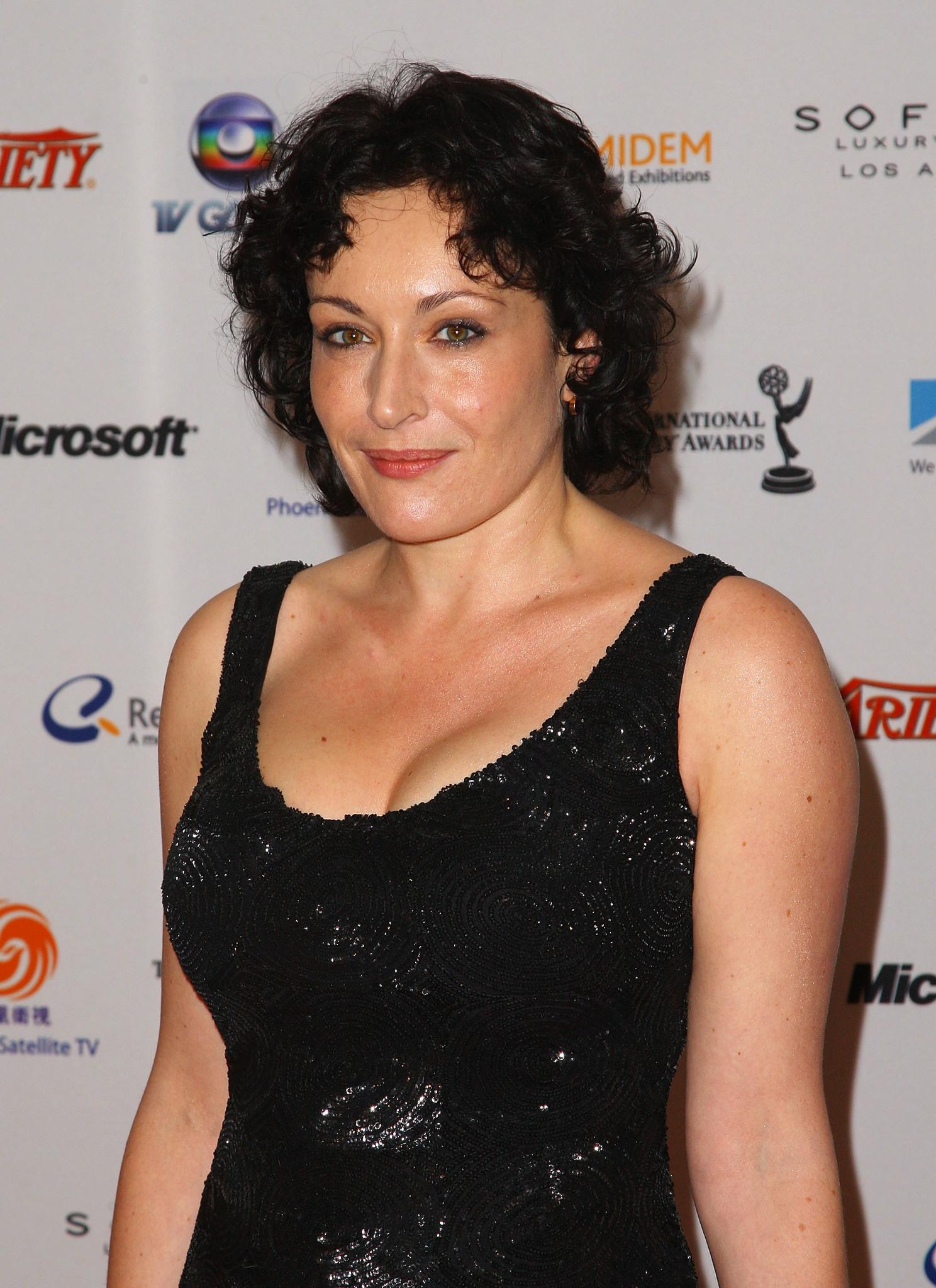 Lucy Cohu image