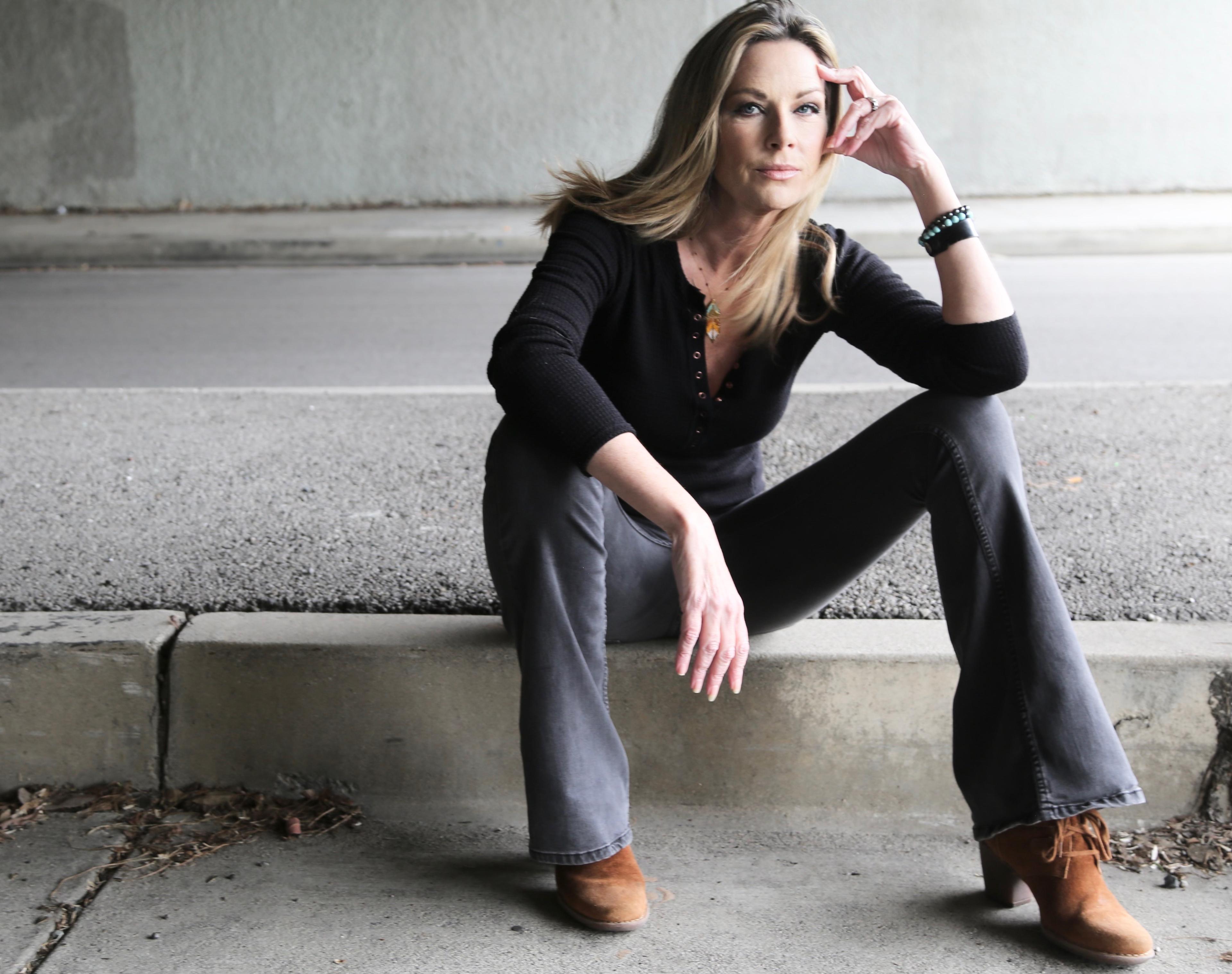 Mo Collins image