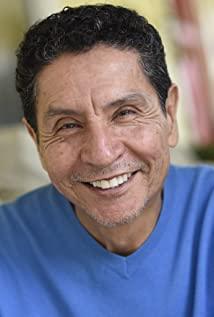 Robert Covarrubias image