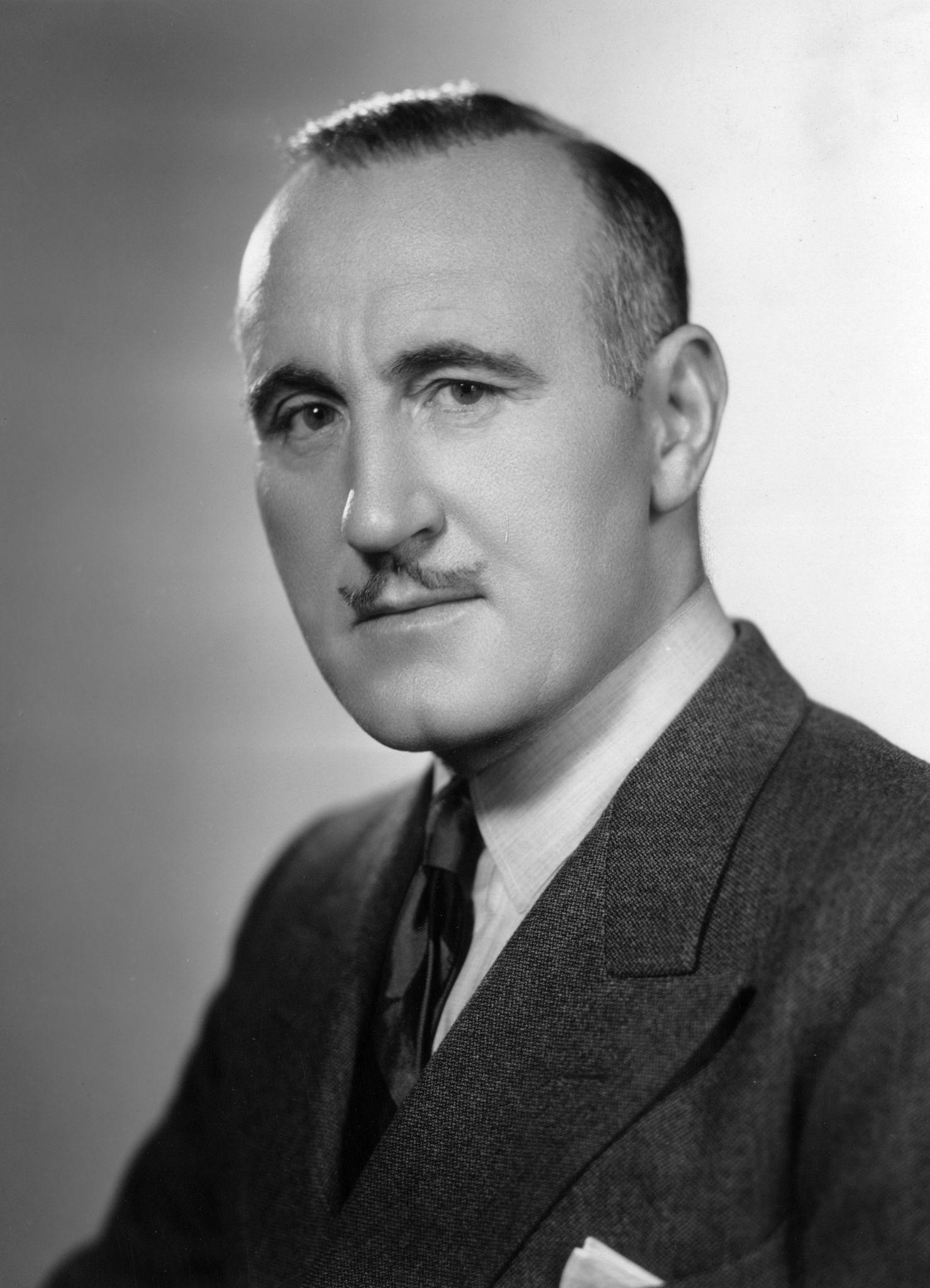 Donald Crisp image