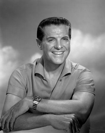 Robert Cummings image