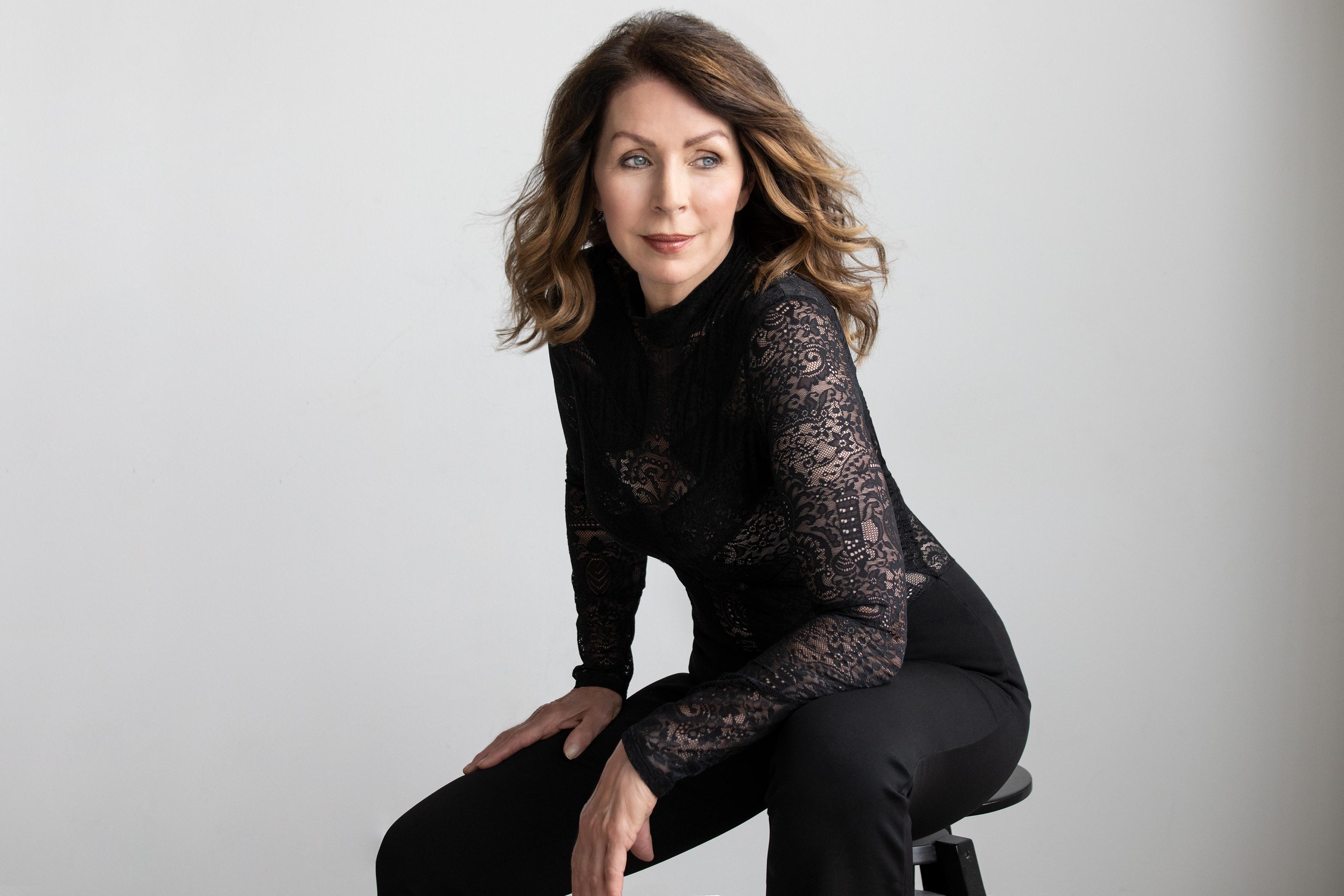 Suzanne Cyr image