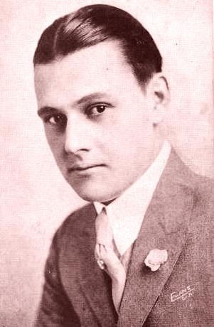 Ashton Dearholt image