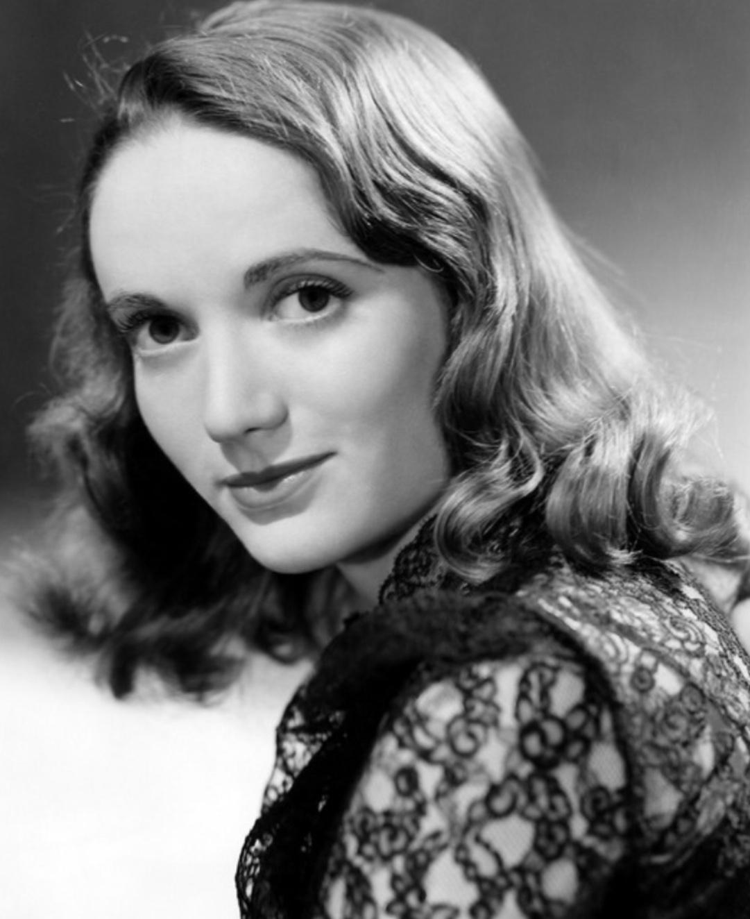 Olive Deering image