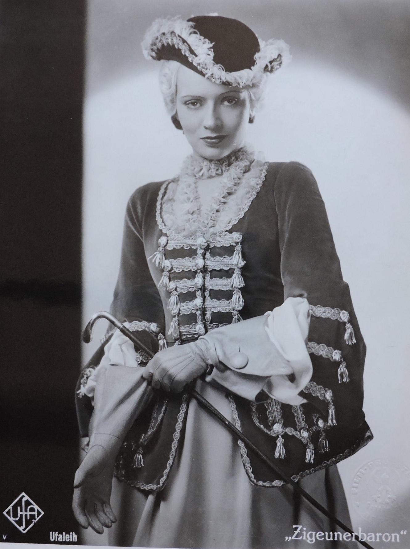 Gina Falckenberg image