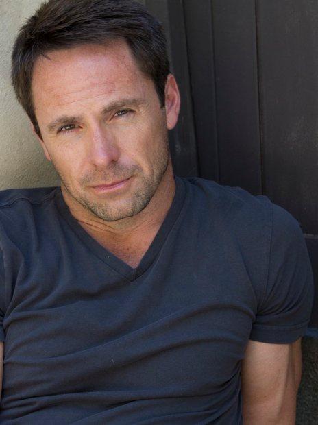 William deVry image