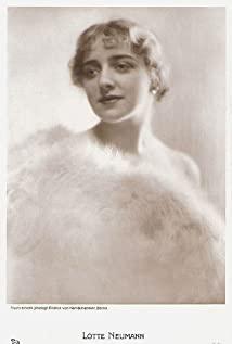 Lotte Neumann image