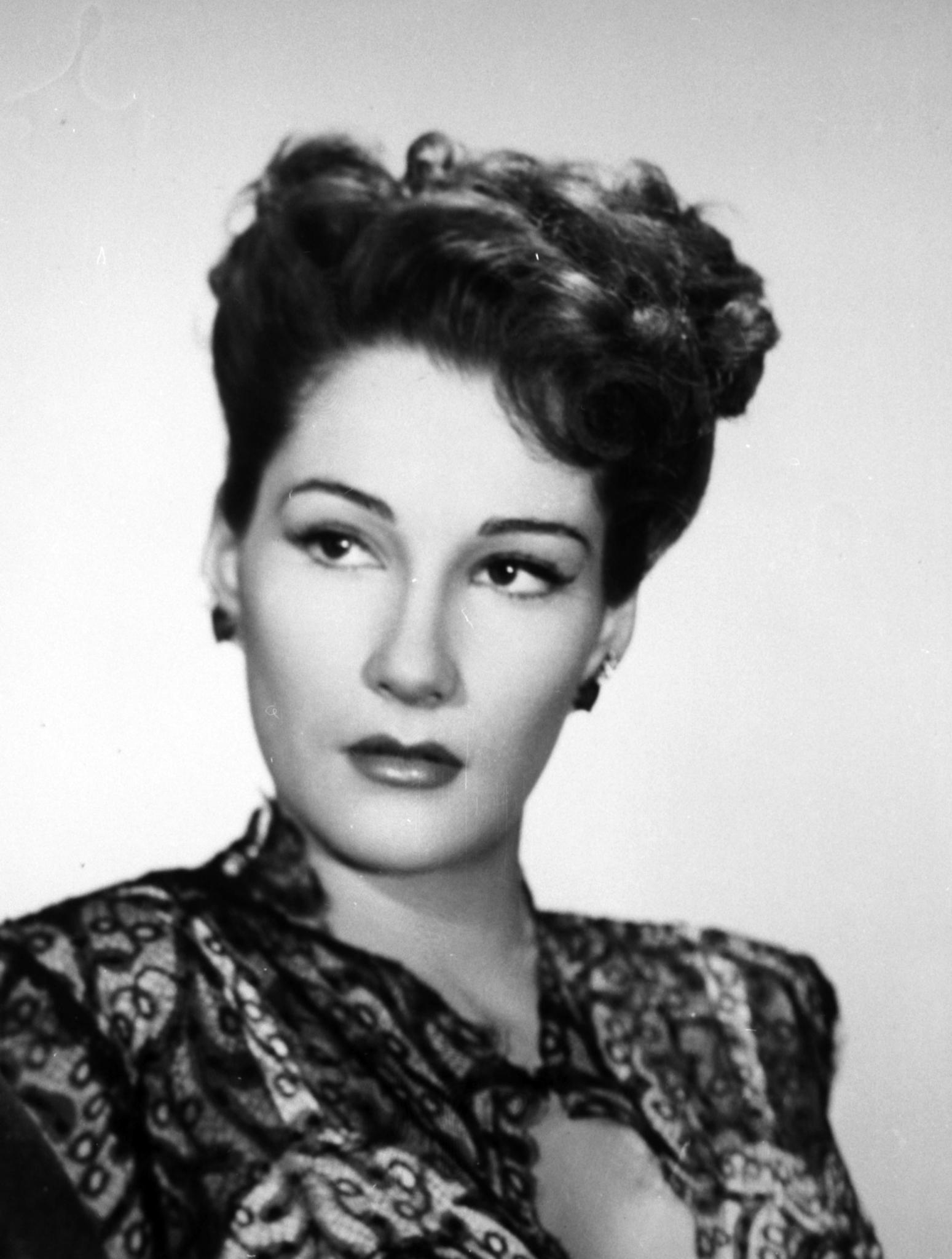 Doris Dowling image