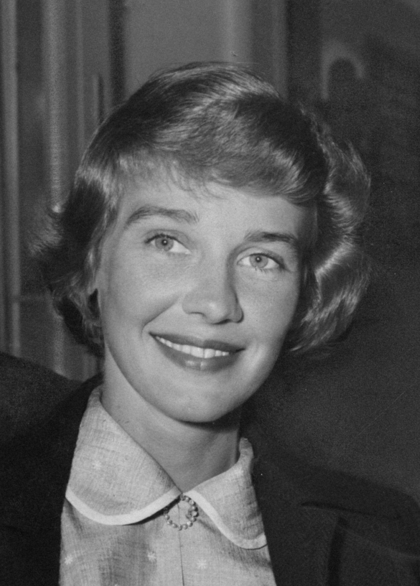 Betsy Drake image