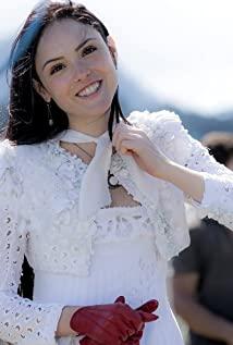 Isabelle Drummond image