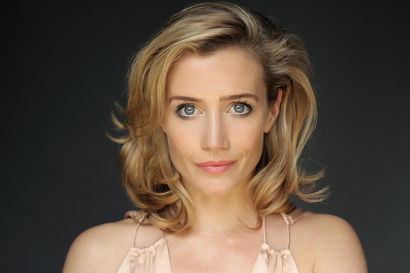 Lisa Dwan image