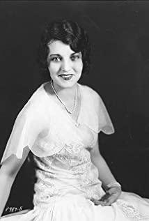 Ruth Elder image