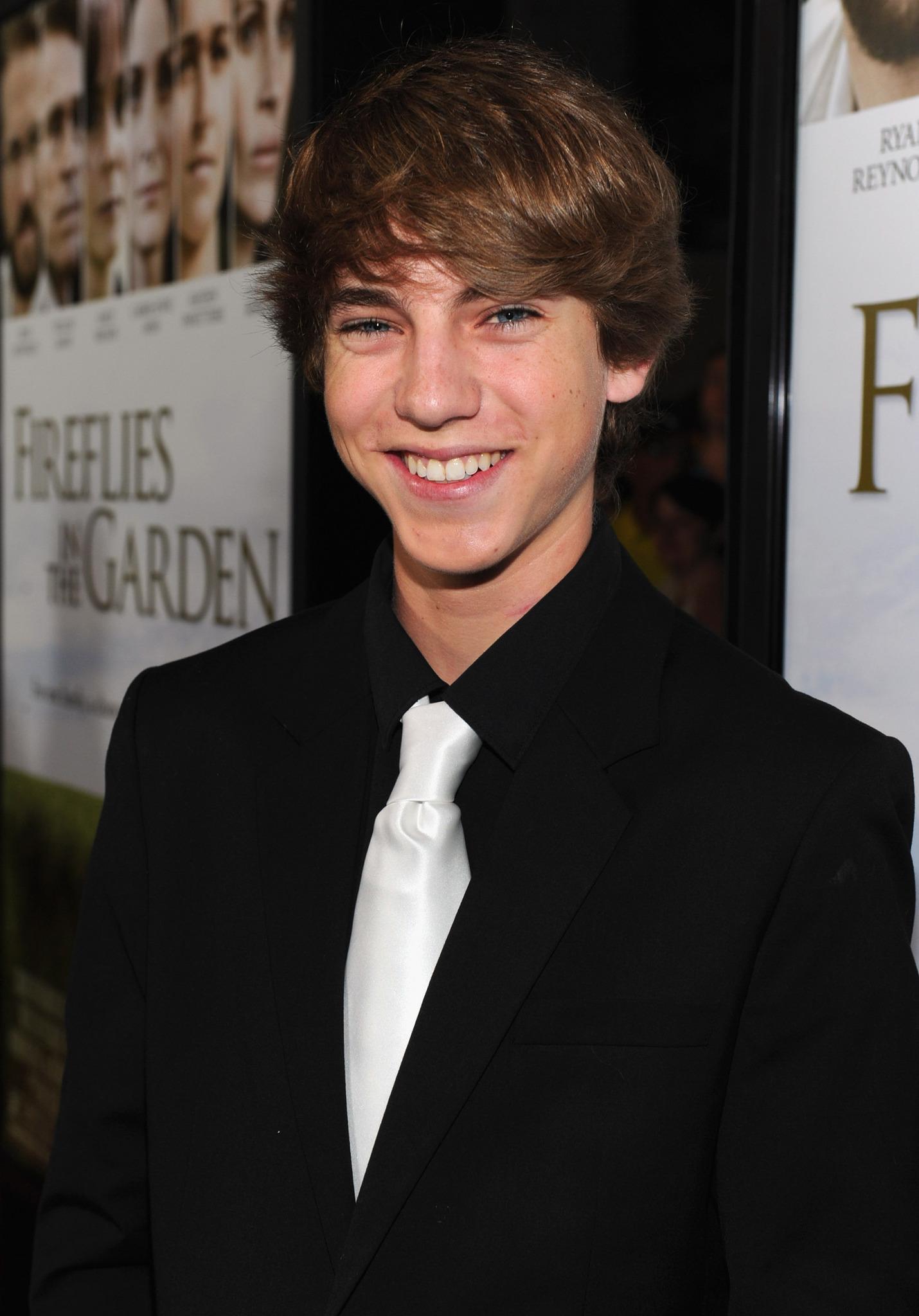 Chase Ellison image