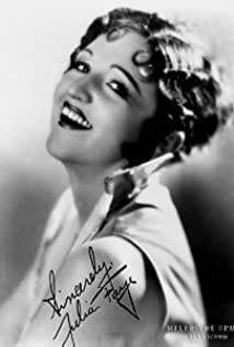 Julia Faye image