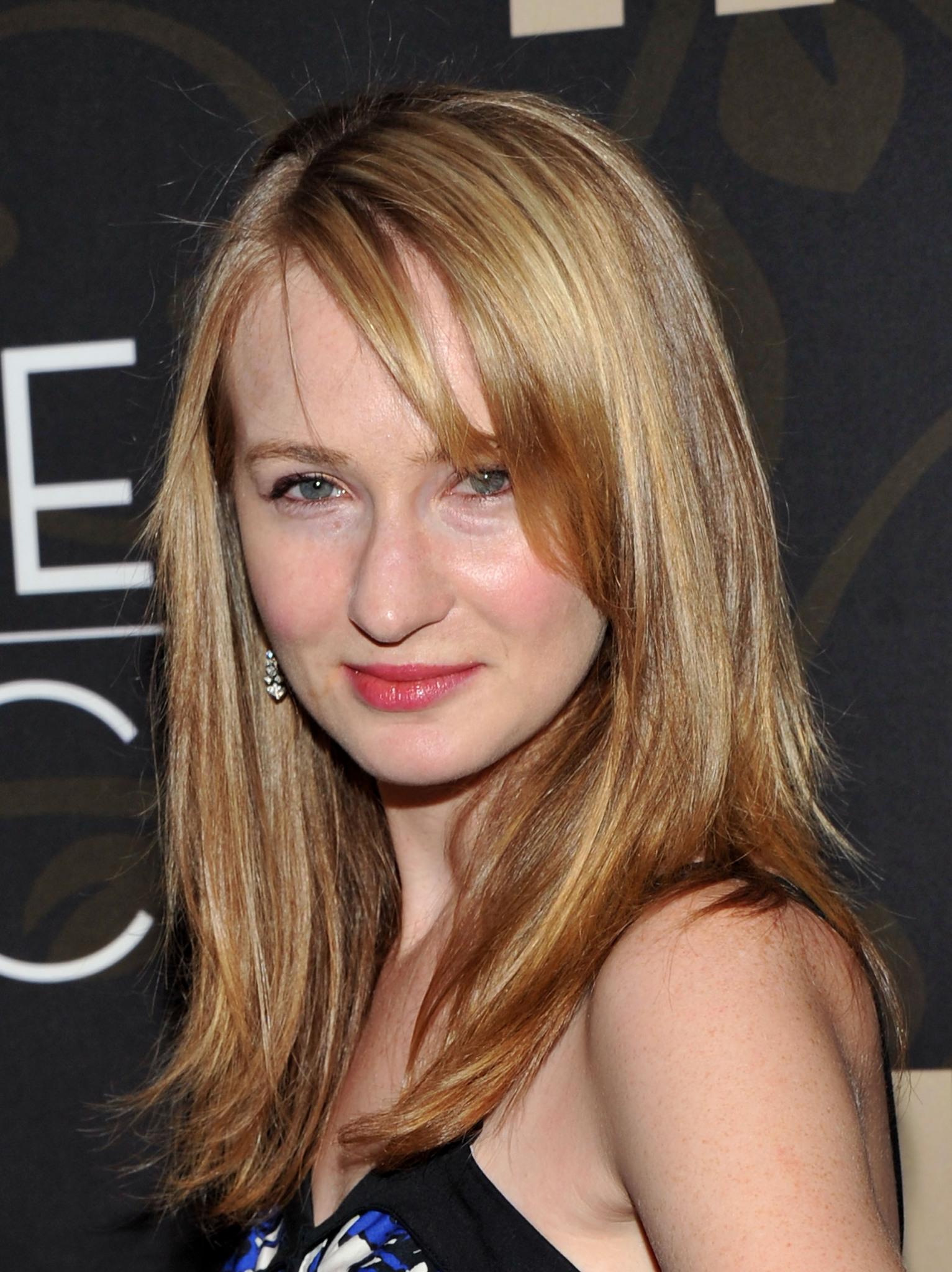 Halley Feiffer image