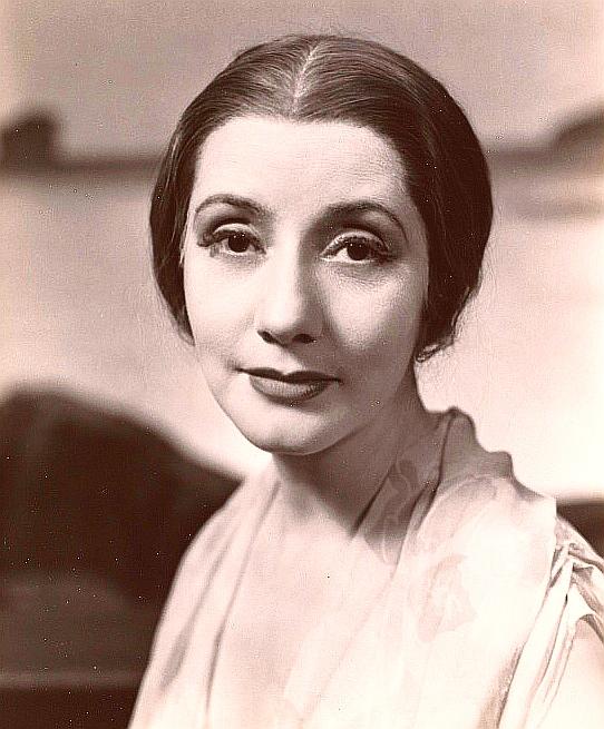 Lynn Fontanne image