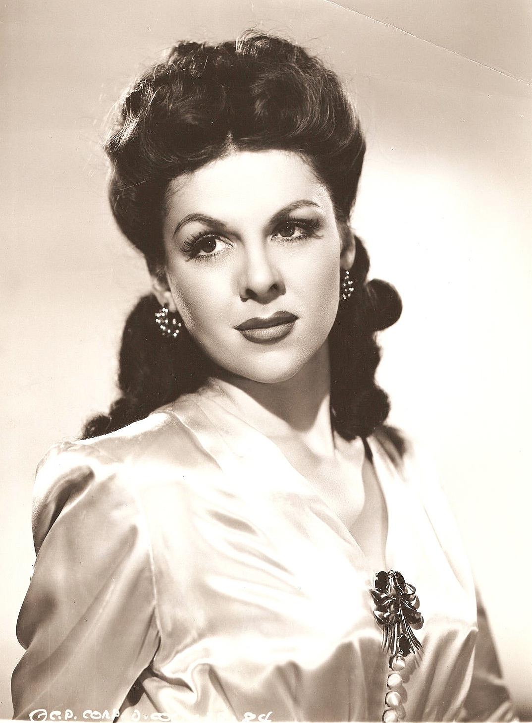 Ruth Ford image
