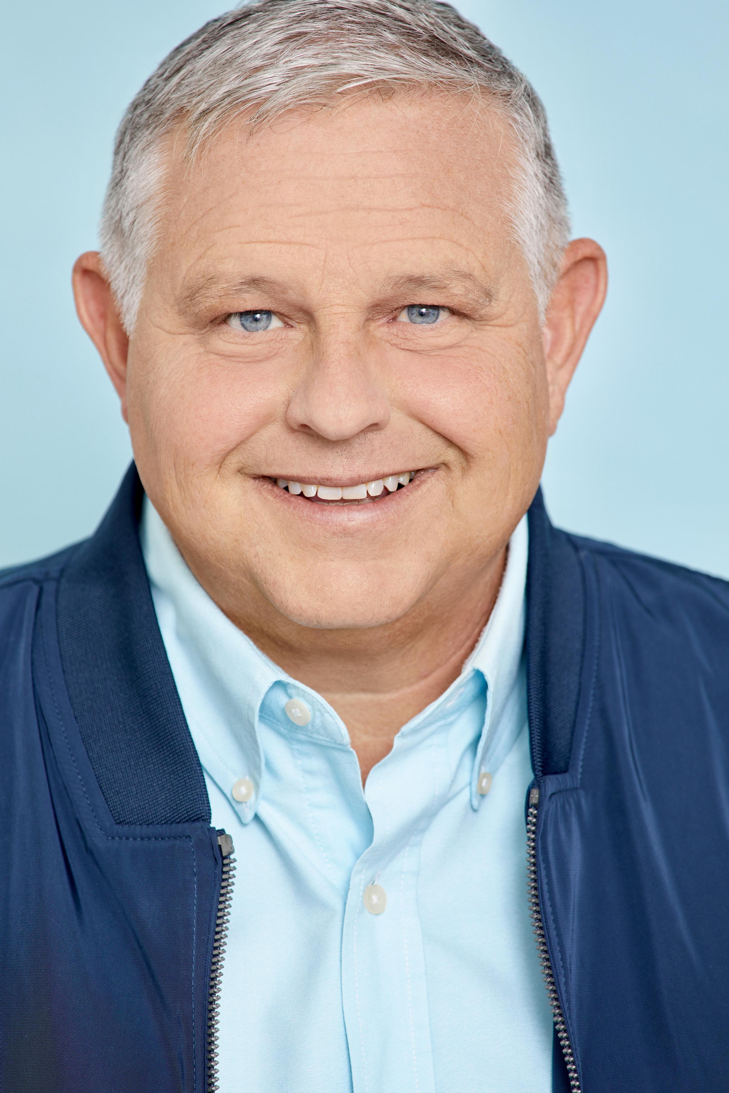Tom Gibis image