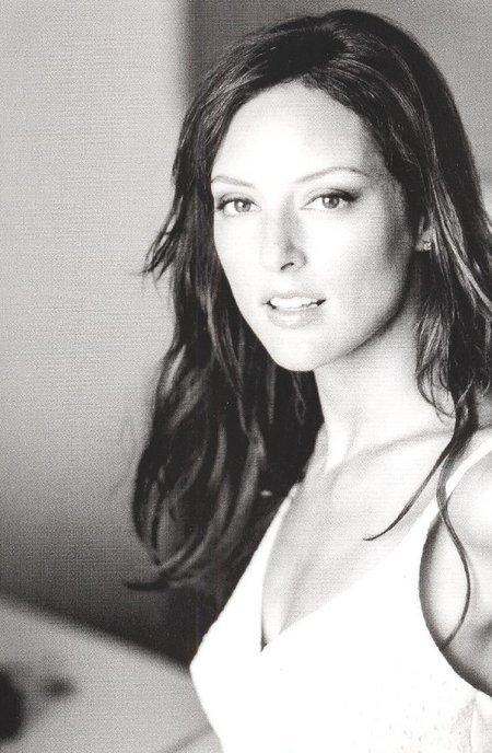 Lola Glaudini image