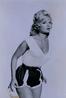 Claire Gordon image