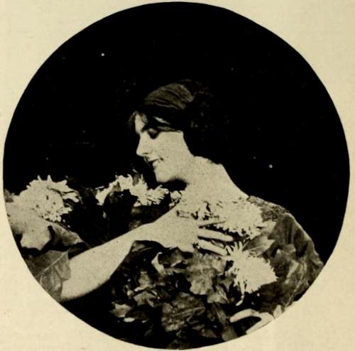 Suzanne Grandais image