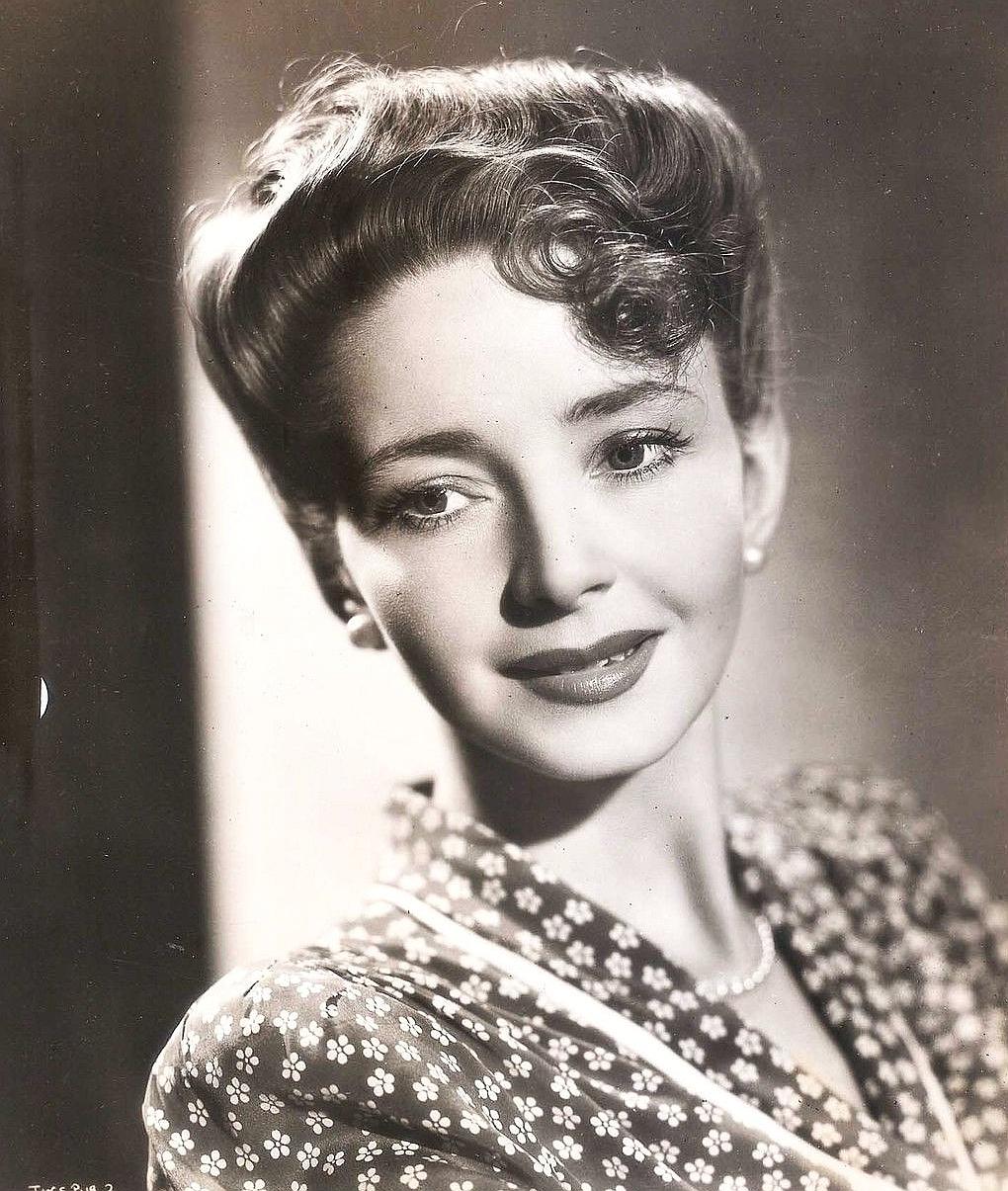 Dulcie Gray image