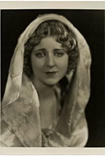 Gloria Grey image