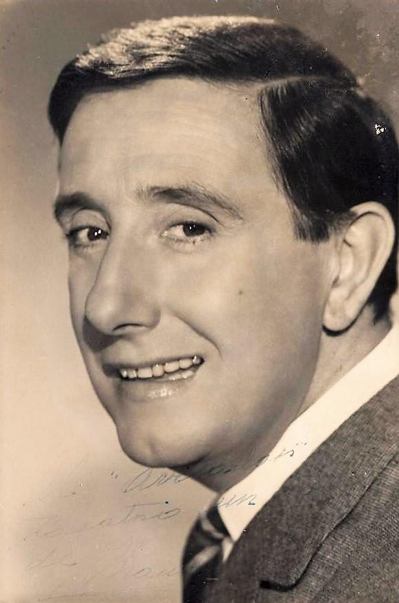 Manolo Gómez Bur image