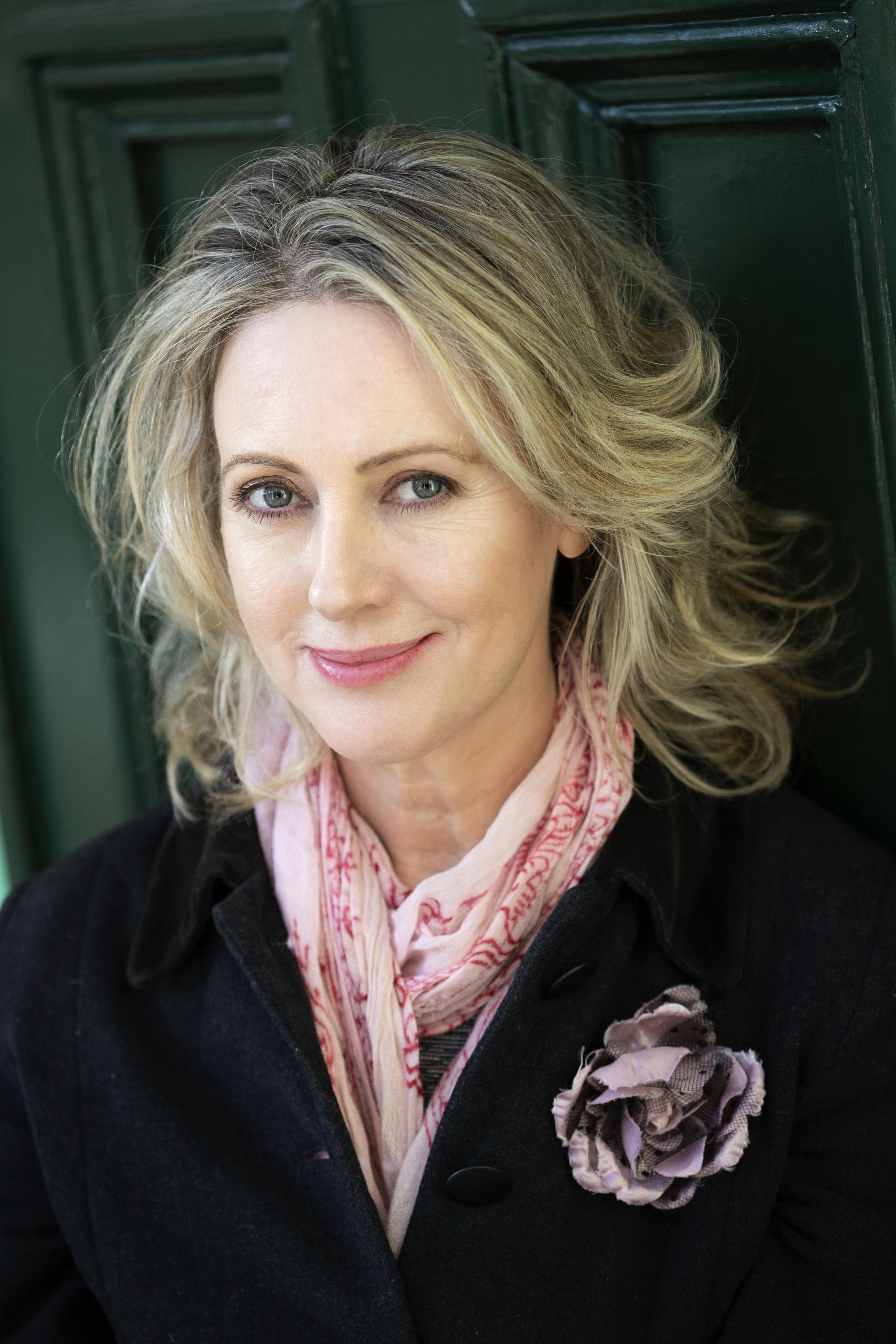 Roz Hammond image