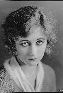 Mildred Harris image