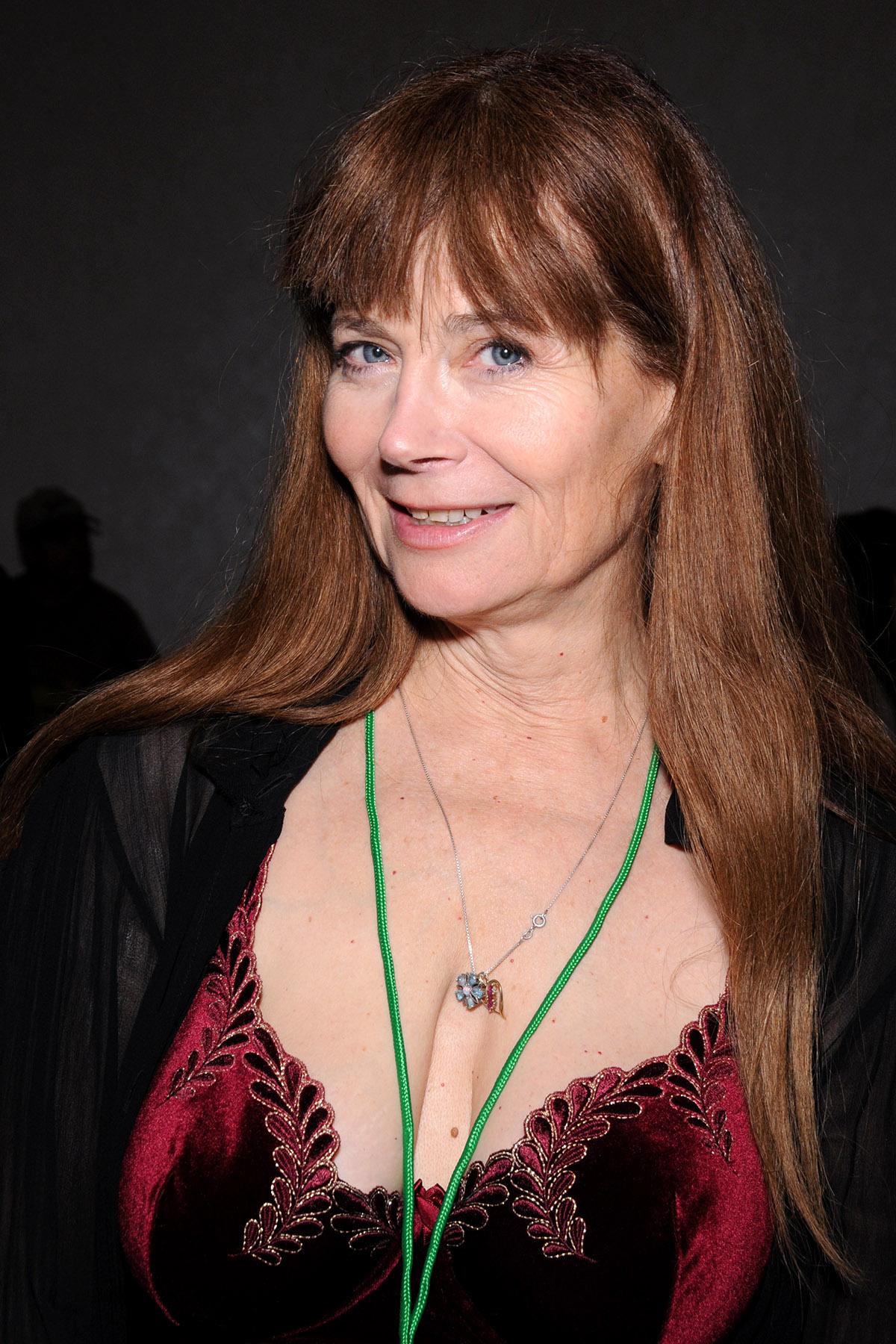 Veronica Hart image