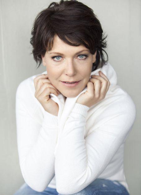 Janina Hartwig image
