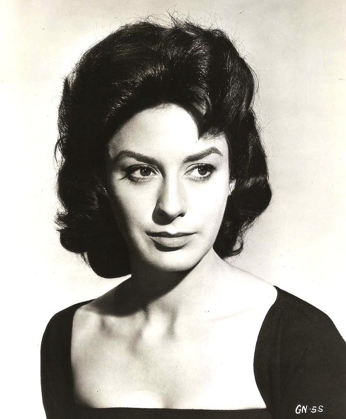 Joan Harvey image
