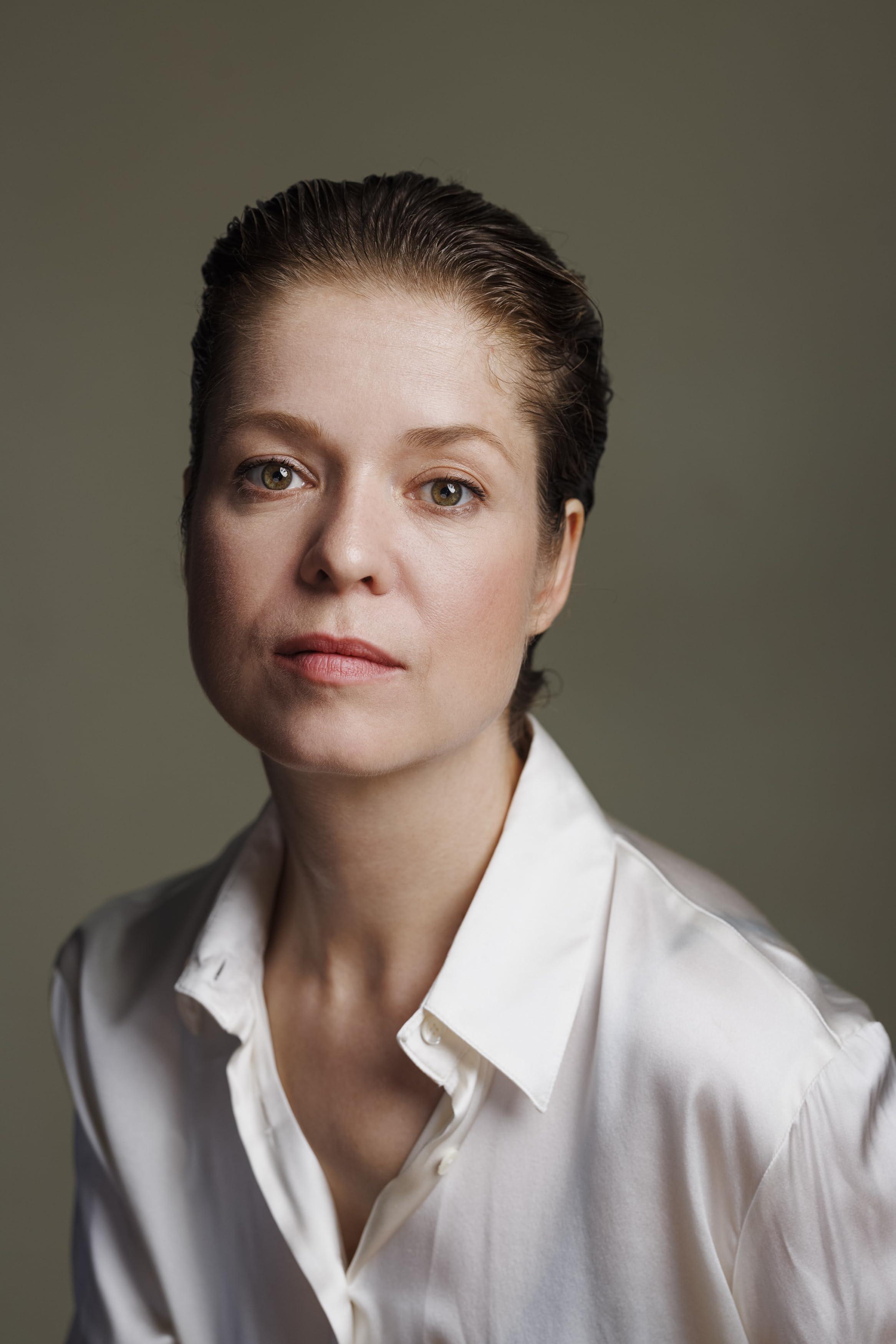 Luise Helm image