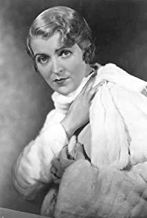 Violet Heming image