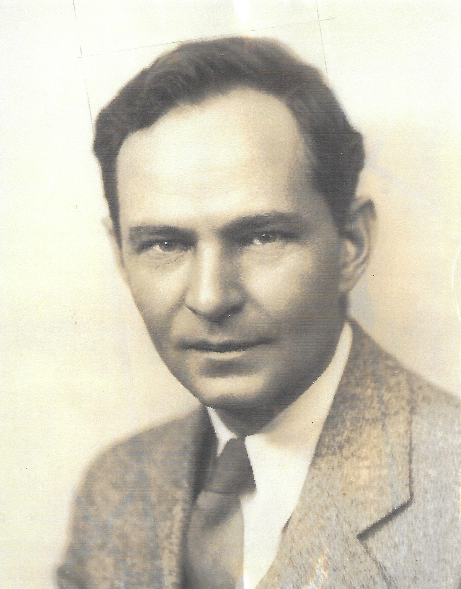 Earle Hodgins image