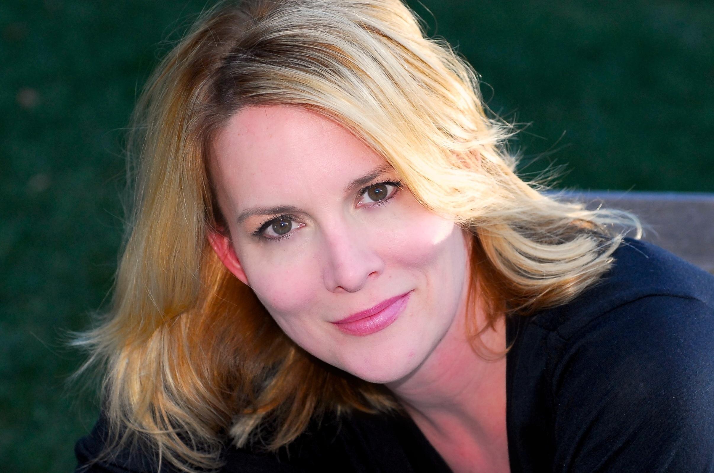 Laurel Holloman image