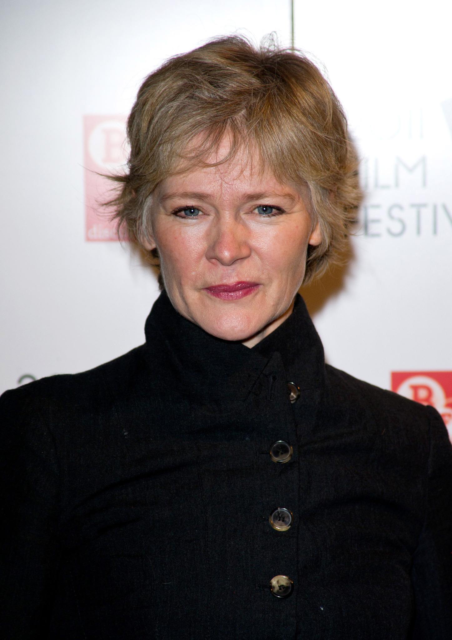 Clare Holman image