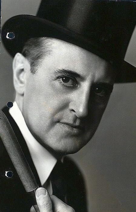 Taylor Holmes image