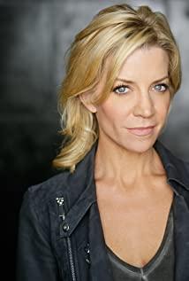Lindsey Hutchison image