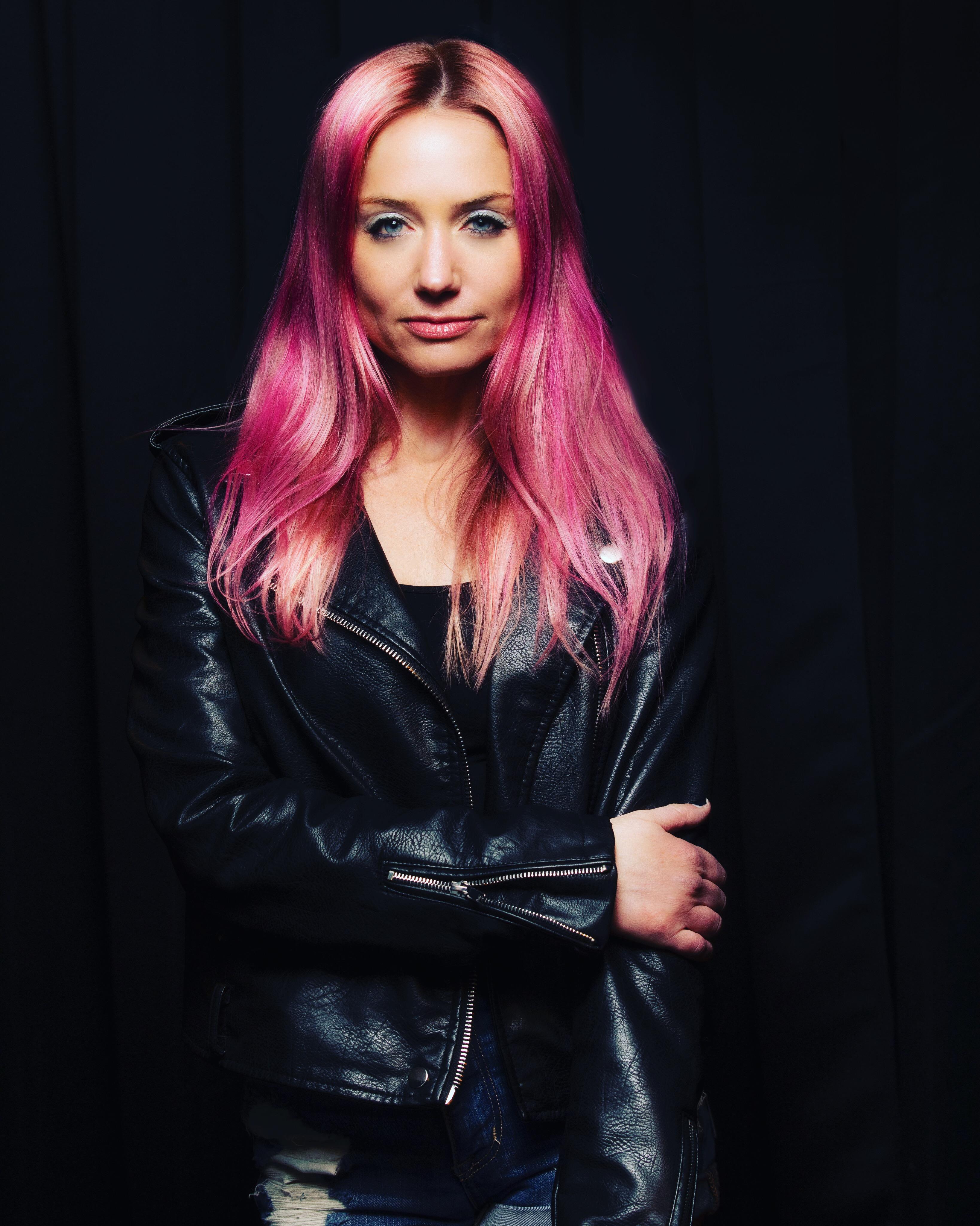 Becky Boxer image