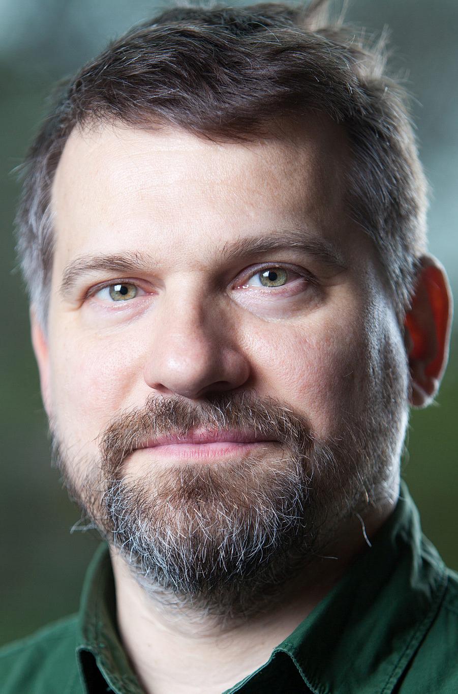 László Keszég image
