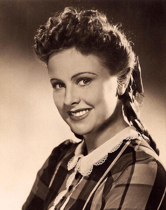 Dora Komar image