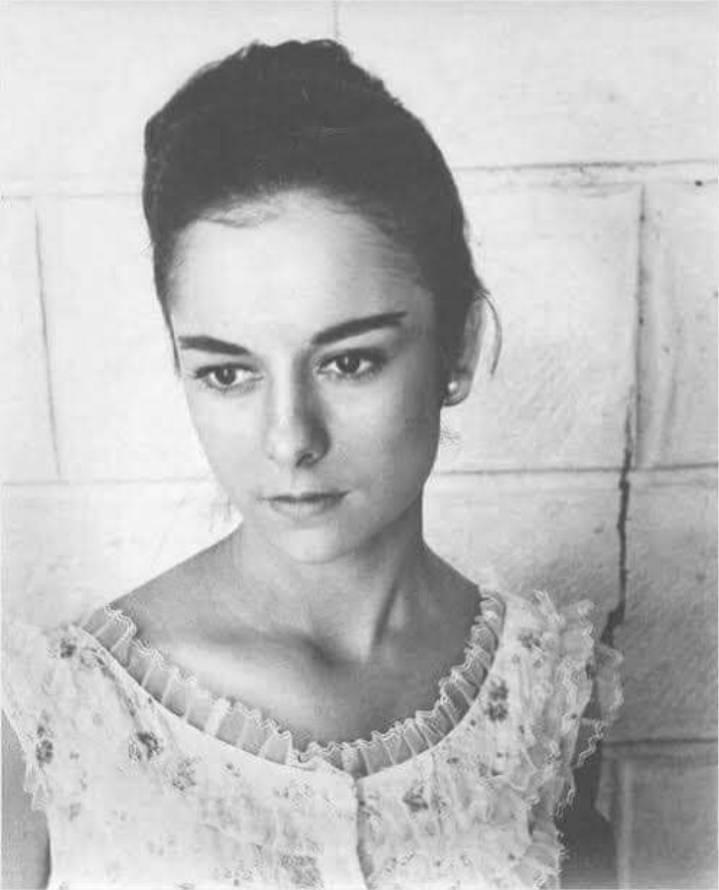 Maggie de la Riva image