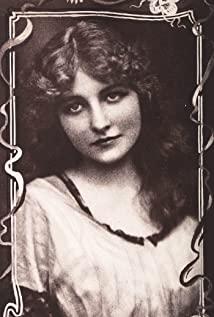 Isabel Lamon image